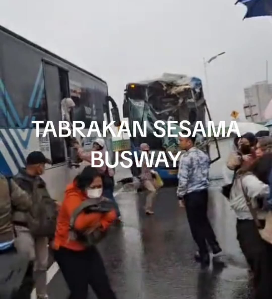 Transjakarta Adu Banteng: Sopir diduga tertidur